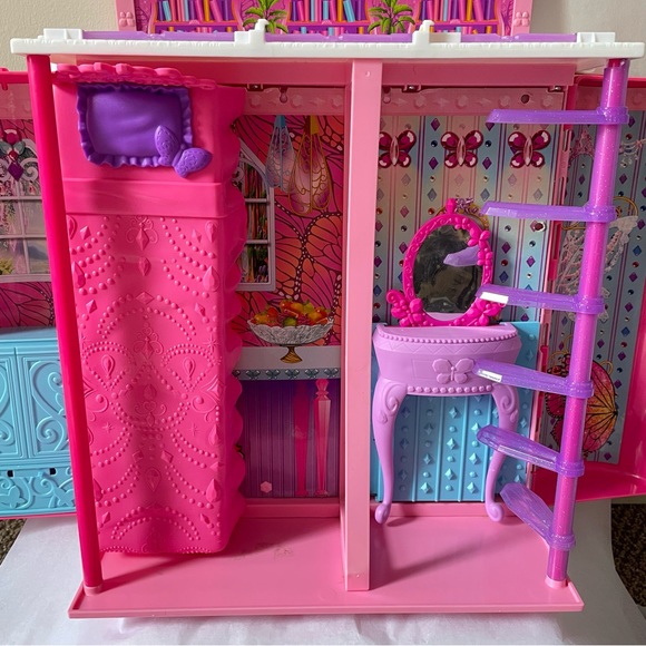 RARE Vintage Barbie house Fairy Princess Folding, Castle, Sold AS IS - Picture 5 of 10